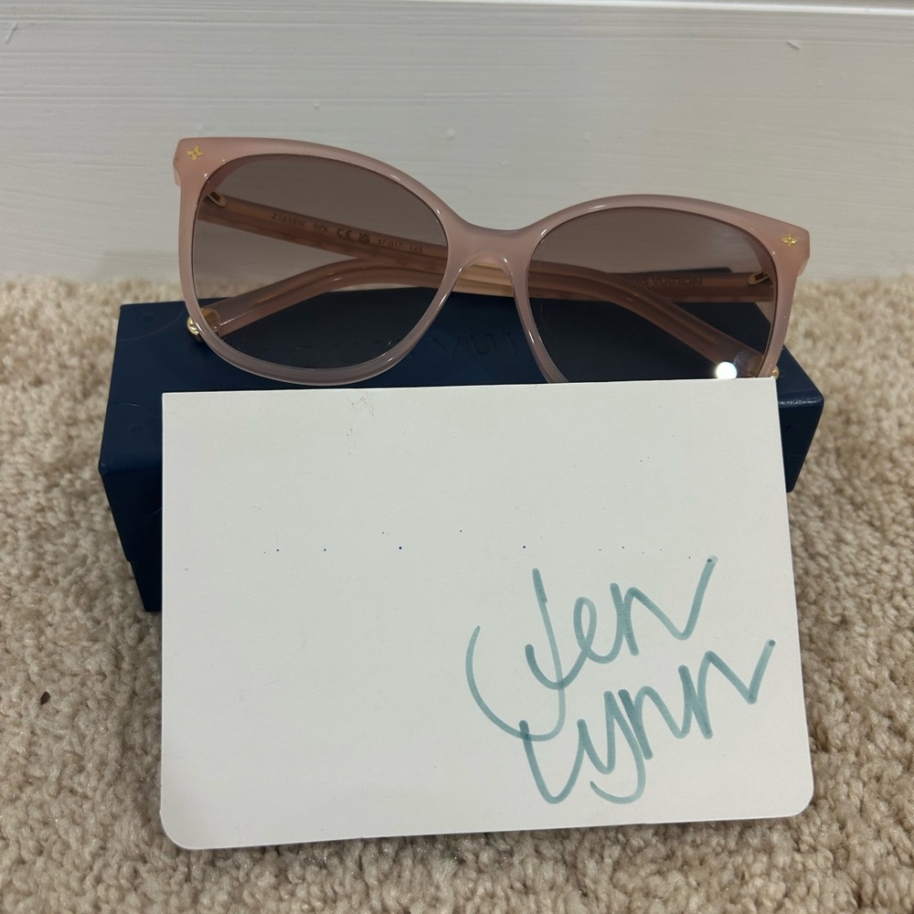 Louis Vuitton Light Cat Eye Sunglasses pink! Z1658W